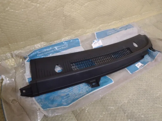 Grade De Ventilação Celta Lado Esquerdo Gm 