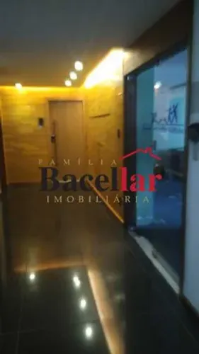 Andar - / Comercial / Centro