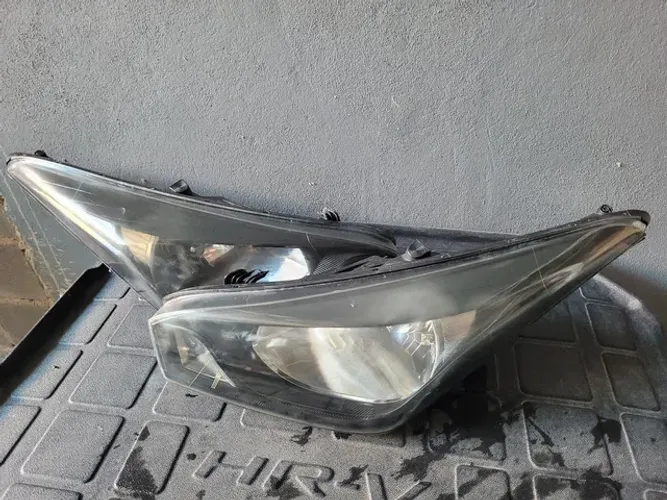 Par de farol hb20