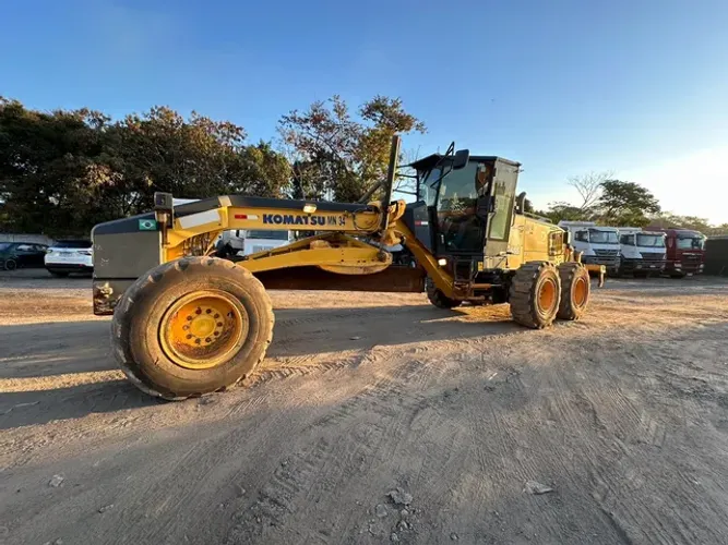 Motoniveladora Momatsu GD 655 2019