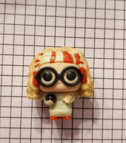 Miniatura da Professora Trelawney Kinder Joy 2023