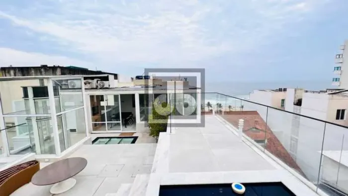 Cobertura a venda em Ipanema, Viera Souto, 5 quartos, 3 suites, 2 vagas, vista para o mar.