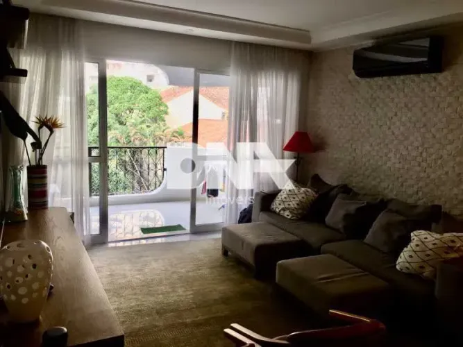 Apartamento - / Residencial / Lagoa