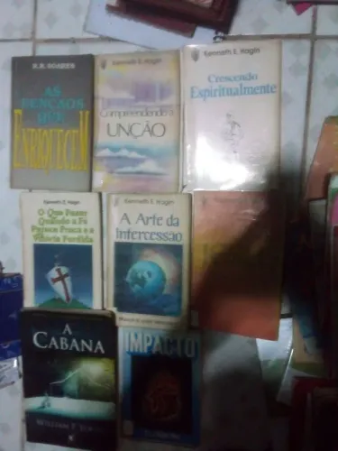 Livros Kenneth E . Hagin A Arte da Intercessão, O Nome de Jesus 10.00 cada um