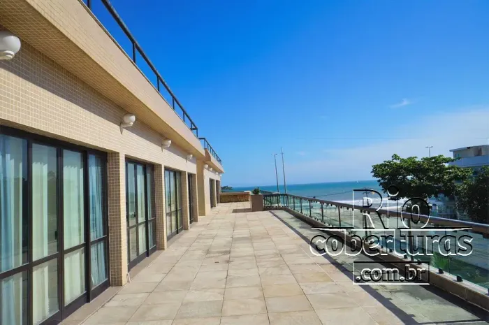 Cobertura à venda no Jardim Oceânico. Barra. Vista mar e praia.