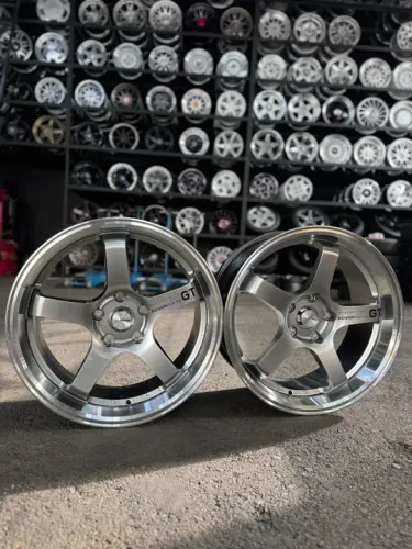 Rodas Advan GT aro 18 Furação 5x114