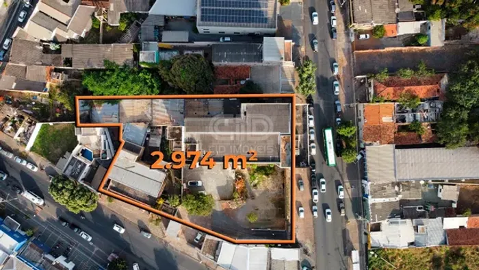 Prédio com seis pavimentos na Avenida General Mello