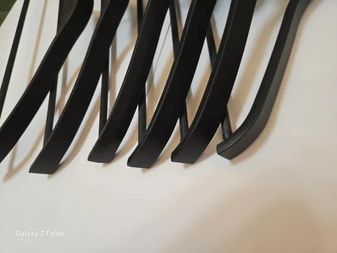 Kit de 6 Cabides Zara - plástico super resistente