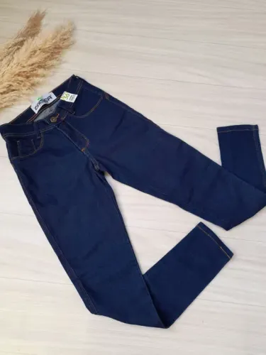 Calça feminina skinny da CAISER com elastano. NOVA com etiqueta. <br>