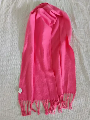 Cachecol de lã rosa