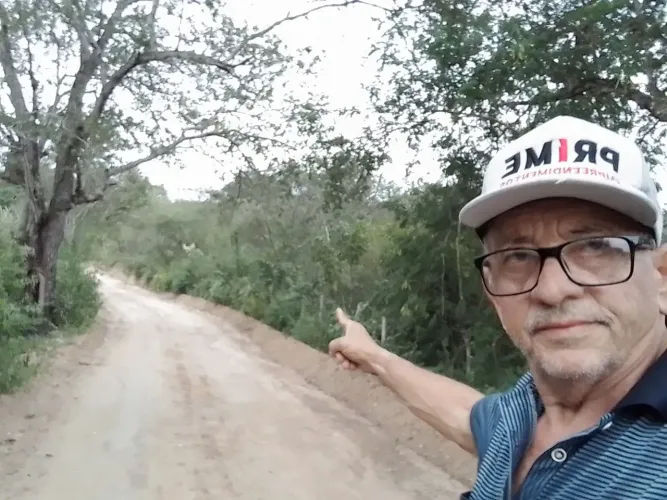 Excelente área de terra de 7t na Matinha, a 900m do povoado olhos d,água das moças