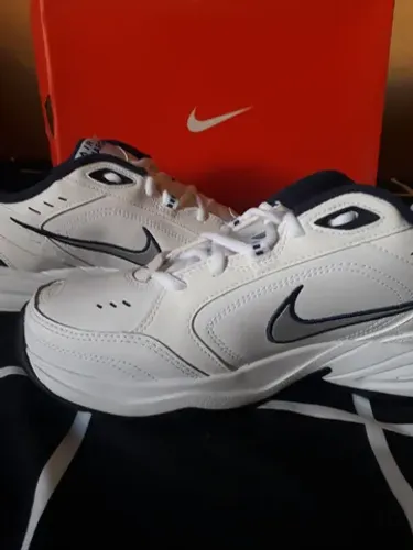 Vendo tenis Nike Novo na caixa N°40