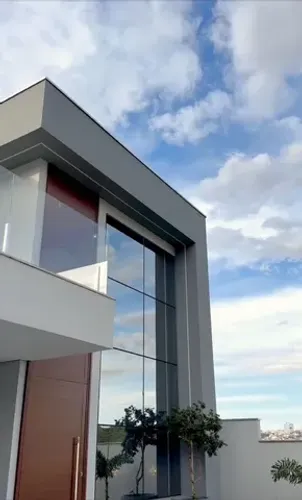 Casa de alto padrão a venda mobiliada próximo ao Shopping de Varginha