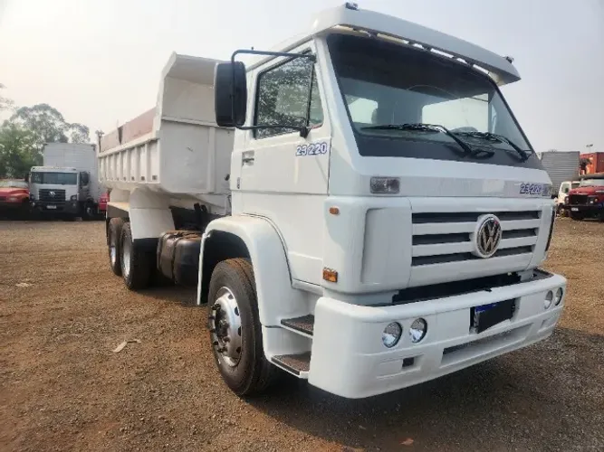 Caçamba VW 23 220 2004 