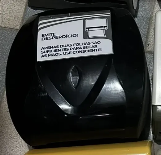 Dispenser - Papel toalha interfolhado