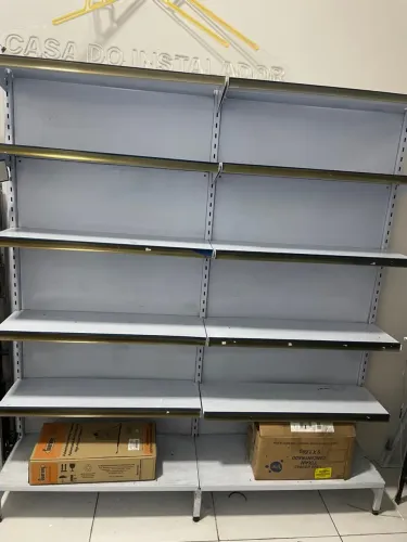 Prateleiras de Aço para Comércio - Ótimo Estado!