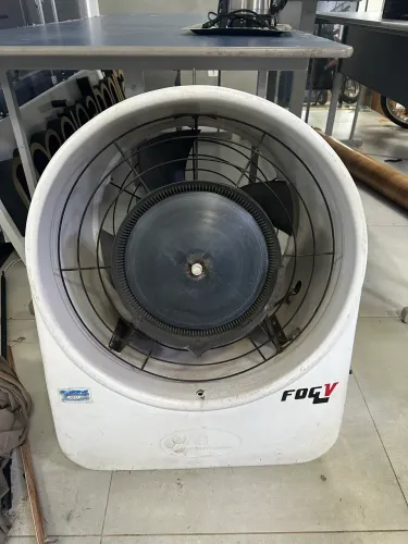Ventilador / climatizador com jato de água