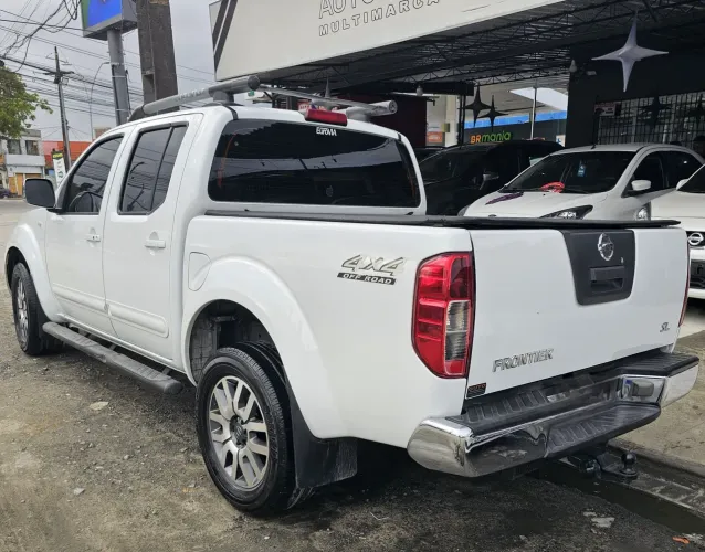 Nissan Frontier SL CD 4X4 2.5tb Diesel AUT 2015