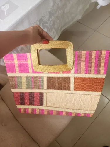 Sofisticada bolsa de palha estampada NOVA