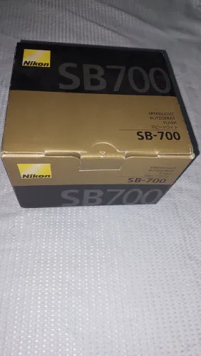 Nikon SB-700 Speedlight - Flash Profissional