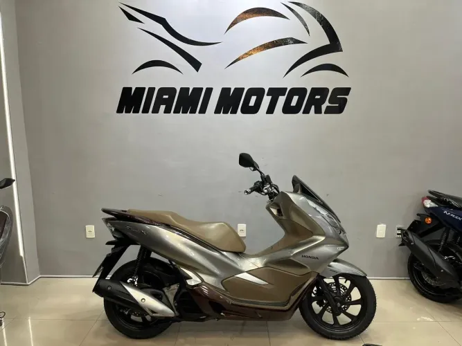 PCX 150 DLX 2022- Apenas 19Mil Km 