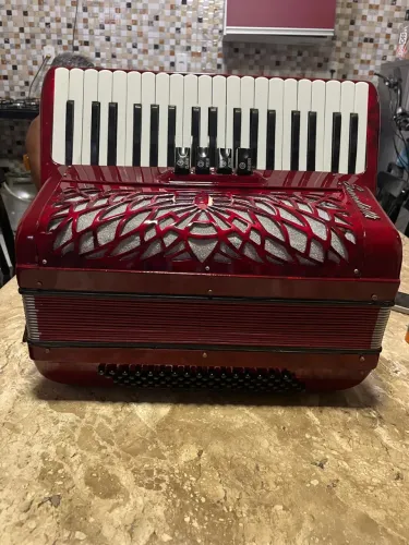 Acordeon / Sanfona Scandalli Original Italiano 80 baixos
