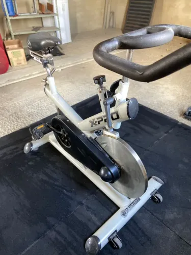 Bicicleta ergométrica movement Spinning