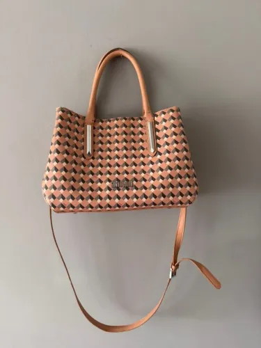 bolsa santa lolla cubos rosa média com alça transversal e zíper