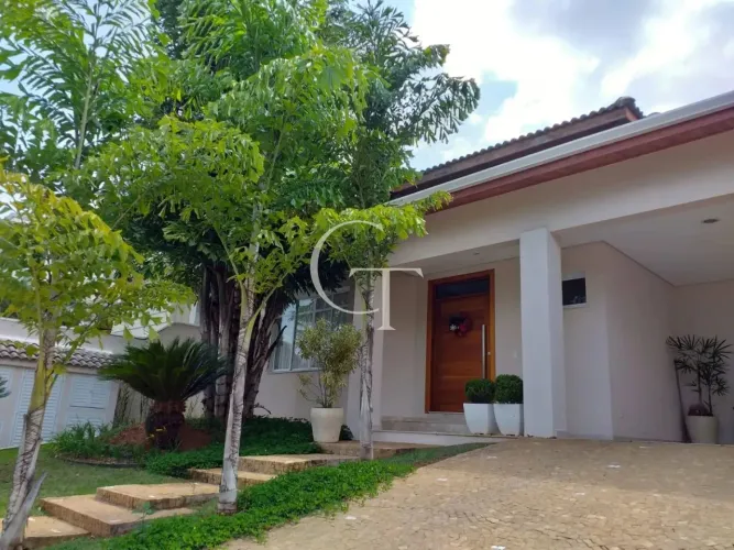 Casa à venda em condomínio de alto padrão em Itu  4 suítes, espaço gourmet e piscina aquec