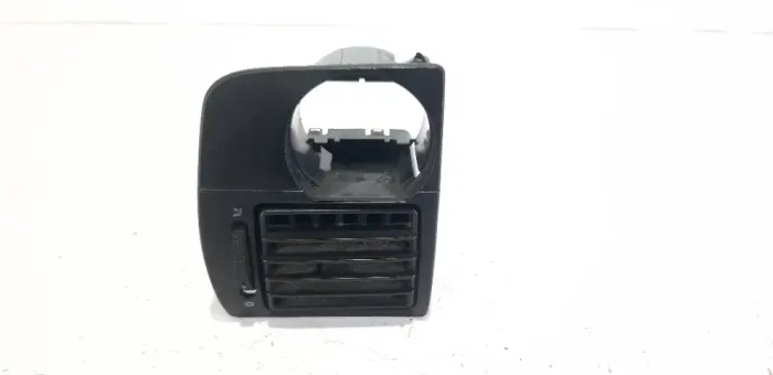 Moldura difusor lado esquerdo Vw Gol Parati Saveiro bola 97-2000