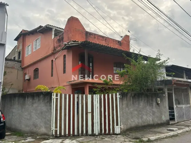 Casa em Rua Magali Santos - Parque Aeroporto - Macaé/RJ