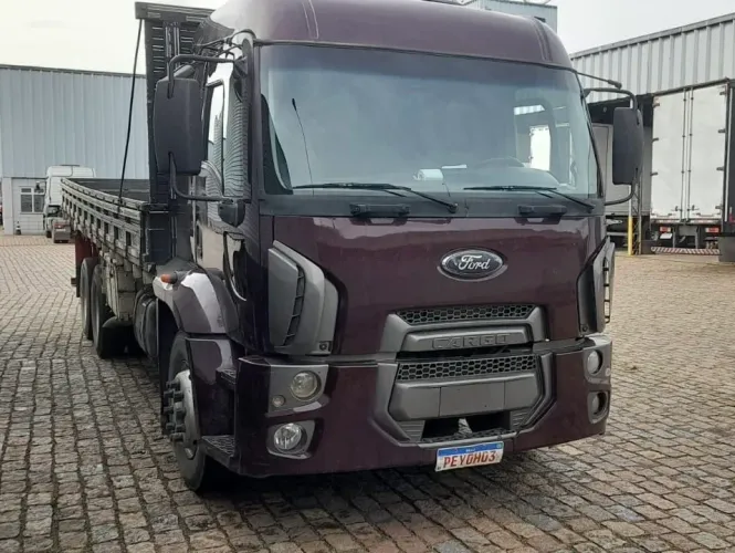 Ford Cargo 2428 CN L - Ano 2012