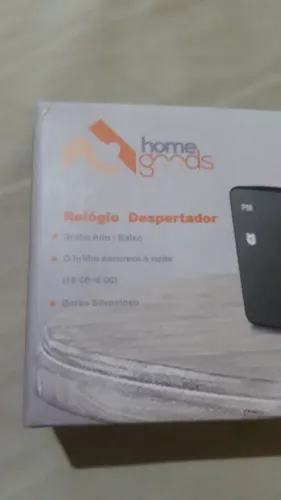 Relógio e despertador de mesa digital .