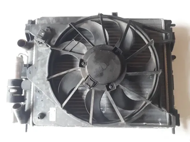 Renault Sandero/Logan 2012 - Kit radiador original (usado).