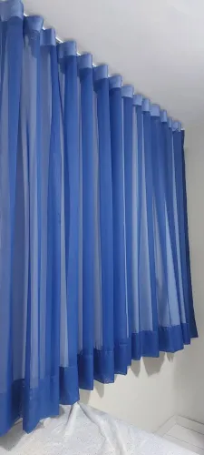 Cortinas em tecido azul para sala ou quarto