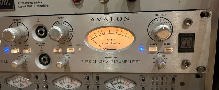 Pré-Amplificador microfone Avalon AD 2022- Classe A