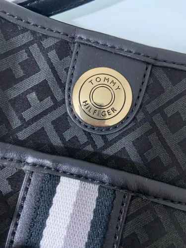 Bolsa Tommy Hilfiger Monogram Tote Original - Preta