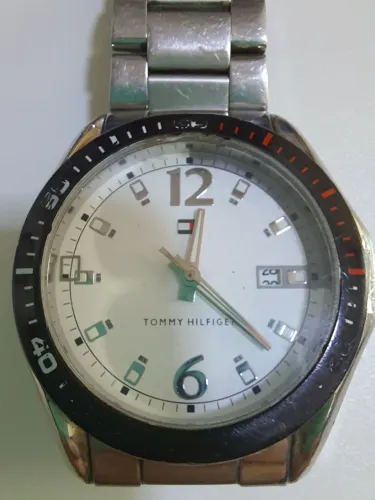Elegante Tommy Hilfinger aço - original