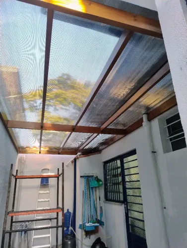 Serviço de telhados, portas e pergolado tudo em madeira ser