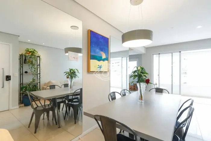 Apartamento à venda na Avenida Jamaris, Moema, São Paulo