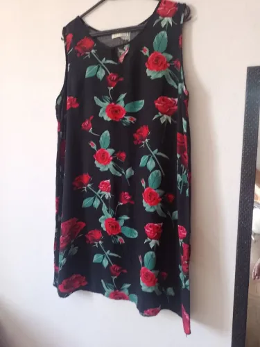 Vestido Floral Preto - tamanho M