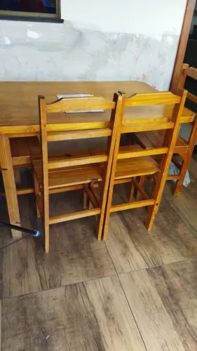 Doa - se para ir buscar hoje mesa com cadeiras retirar no Jd Olimpico em Maringá 