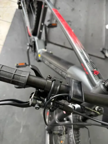E-bike Oggi 8.2 2024 Modelo Novo Tamanho L - Elétrica ASSISTIDA - Oportunidade