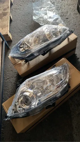 Faróis Hilux SW4 2012/15 importadas
