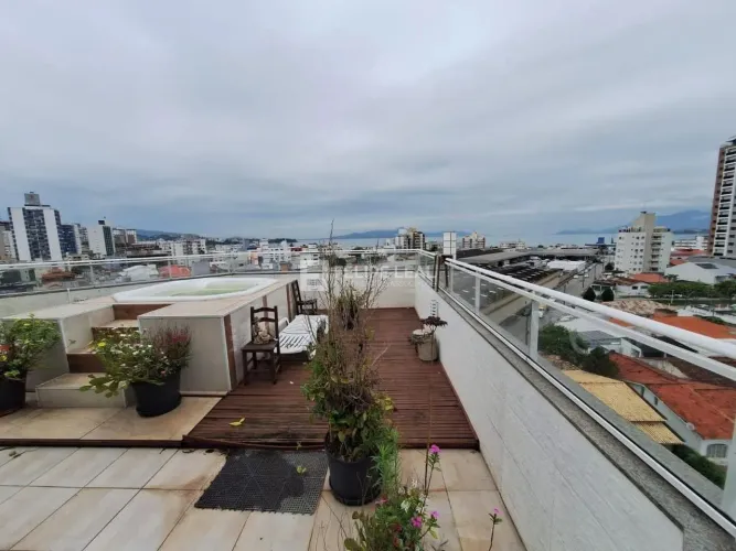 Apartamento Cobertura em Kobrasol - São José, SC