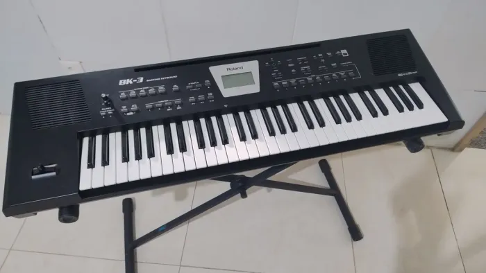 Teclado Roland Bk3