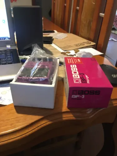 Pedal FLANGER BOSS novinho quase sem uso top de linha!!!