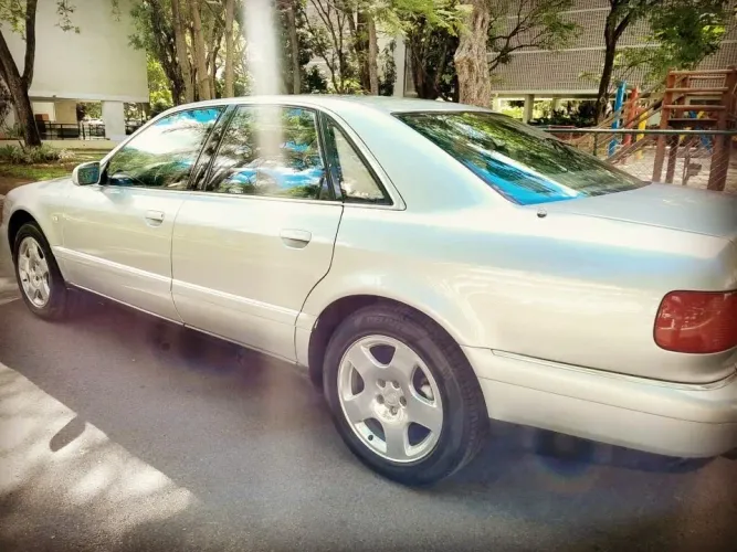 Audi A8 Qattro V8 4.2 2001, teto solar, completo
