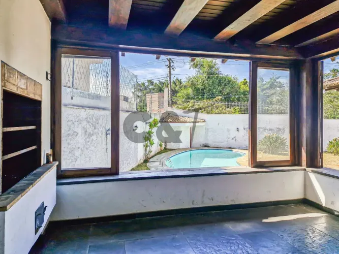 Casa Térrea - 4 Dormitórios (2 Suítes) à Venda ou para Alugar no Jardim dos Estados - São
