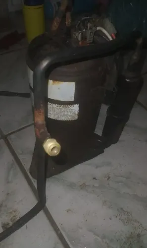 COMPRESSOR DE AR-CONDICIONADO 
